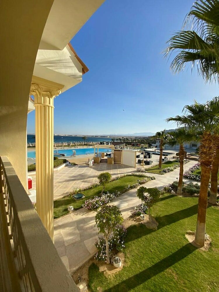 ‪Aqua Palms Resort‬
