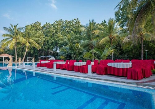 Lahari Resorts, Rezerwuj Hotel Bhanoor Telingana state