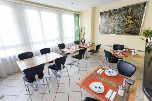 Hotel Comedie, Varaa Hotelli  