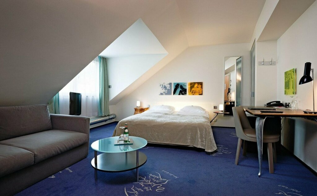 Hotel Du Theatre by Fassbind