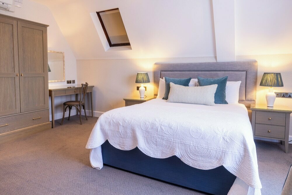The Connaught Lodge