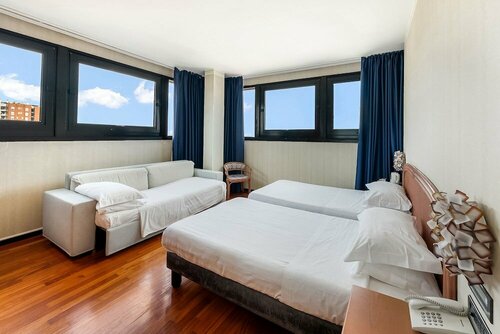 Abacus Hotel, Забронировать Отель Отели Сесто-Сан-Джованни с бассейном, рядом с Сесто I Маджио, Бассейн