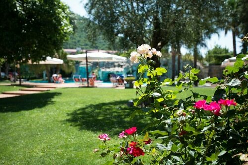 Hotel Villa Albani, Buchen Sie Villa Nocera Superiore Kampanien