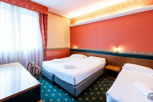 Hotel Des Etrangers, Забронировать Отель Отели Милана 3 звезды, рядом с Улица Виа-Савона, 3*
