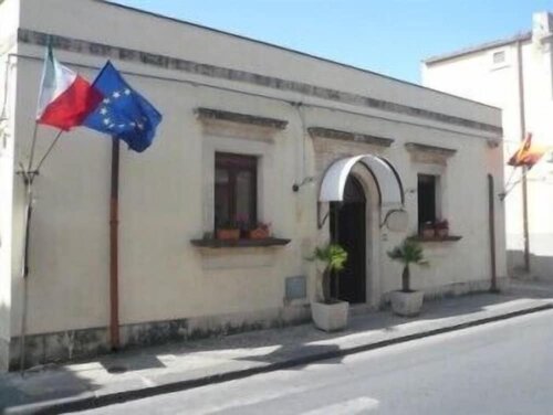 Albergo La Fontanella, Забронировать Отель Отели в центре Ното, в центре, Завтраки