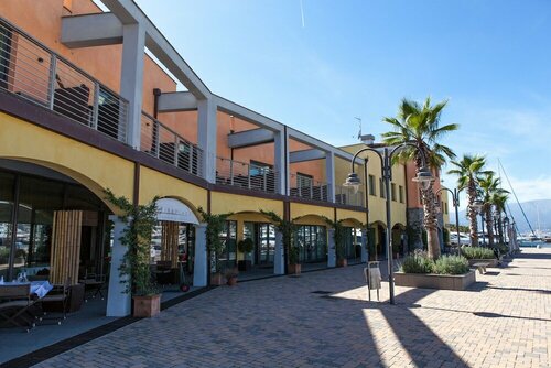 Marina Place Resort, Забронировать Курортный отель Отели Генуи 4 звезды, 4*