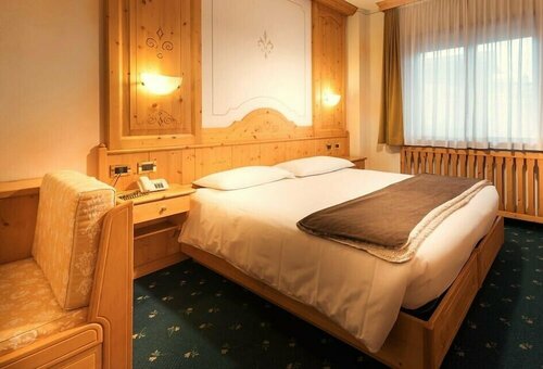 Hotel Astoria, Забронировать Отель Отели Ливиньо с парковкой, Парковка