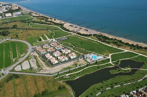 Villaggio Laguna Blu, Забронировать Курортный отель Отели Венеция-Джулия с бассейном, Бассейн