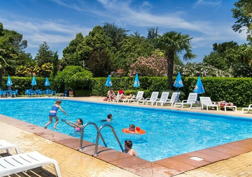 Camping Tiber, Boek Camping Hotels in Lazio met parkeren, Parkeren