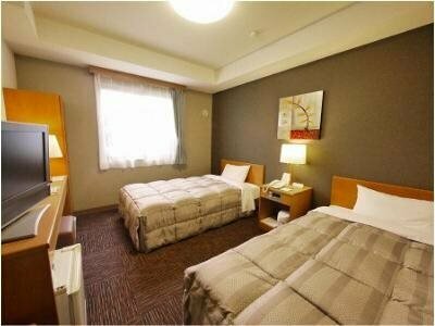 Hotel Route-Inn Court Azumino Toyoshina Ekiminami, Book Hotel Hoteller i Koshinetsu med parkering, Parkering