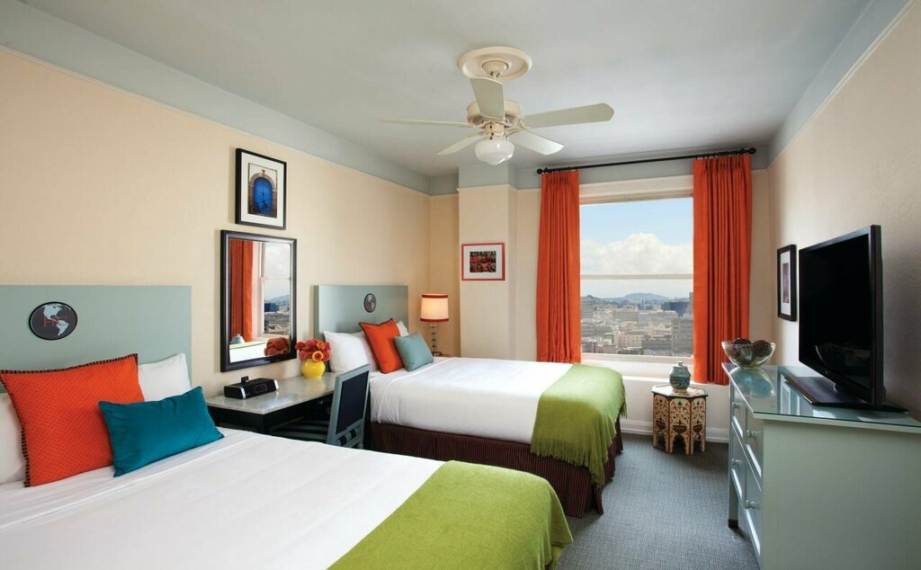 Found Hotel Carlton