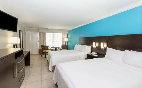 Wyndham Garden Fort Myers Beach, Забронировать Отель Отели Форт-Майерс-Бич 3 звезды, 3*