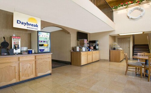 Days Inn & Suites by Wyndham Red Rock-Gallup, Забронировать Отель Отели Нью-Мексико с бассейном, Бассейн