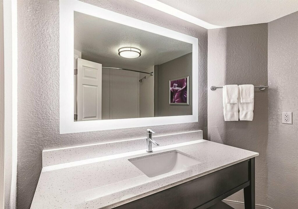 La Quinta Inn & Suites Austin Near the Domain
