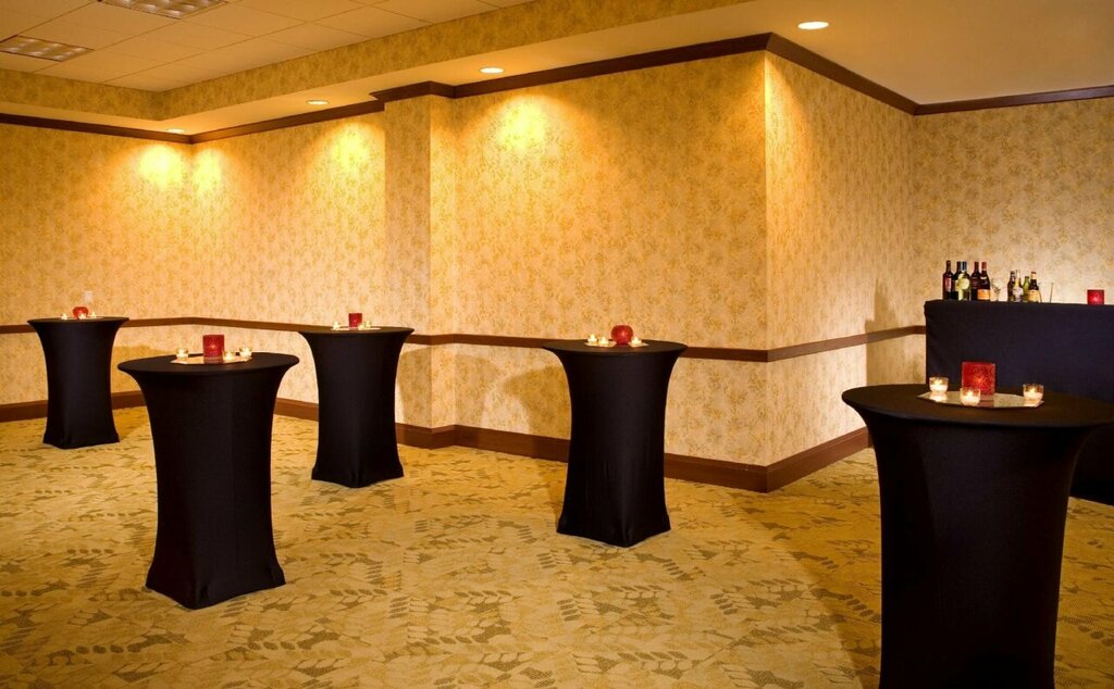 Embassy Suites by Hilton Dallas Park Central Area