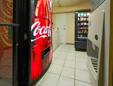 Super 8 by Wyndham North Little Rock/McCain, Book Mini-hotel Hoteller i Ozark med pool, Swimmingpool