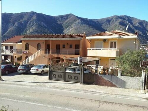 ROOMS & APARTMENTS DOBROTSKI DVORI, Забронировать Апартаменты/квартира Апартаменты Tomići, Апартаменты/квартира