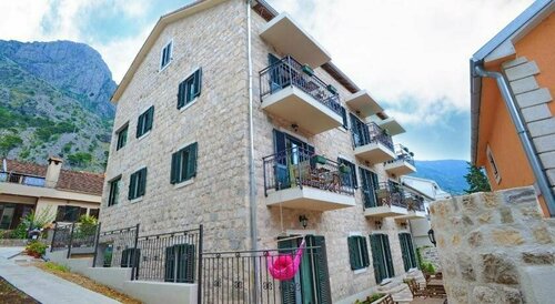 Windrose Apartments, Book Lejlighed Hoteller i Kotor Riviera med parkering, Parkering