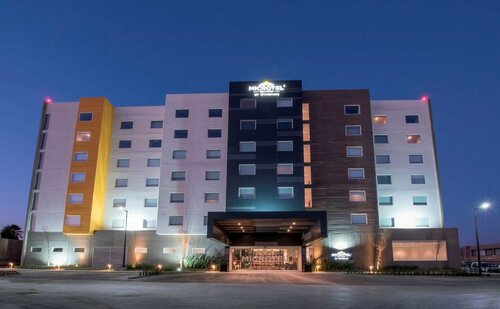 Microtel Inn & Suites by Wyndham San Luis Potosi, Rezerwuj Hotel Hotele w San Luis Potosi z basenem, Basen