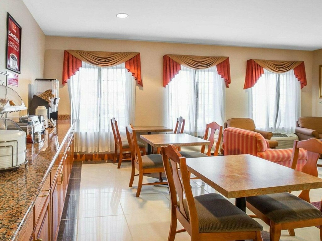 Econo Lodge Brunswick Travel Center