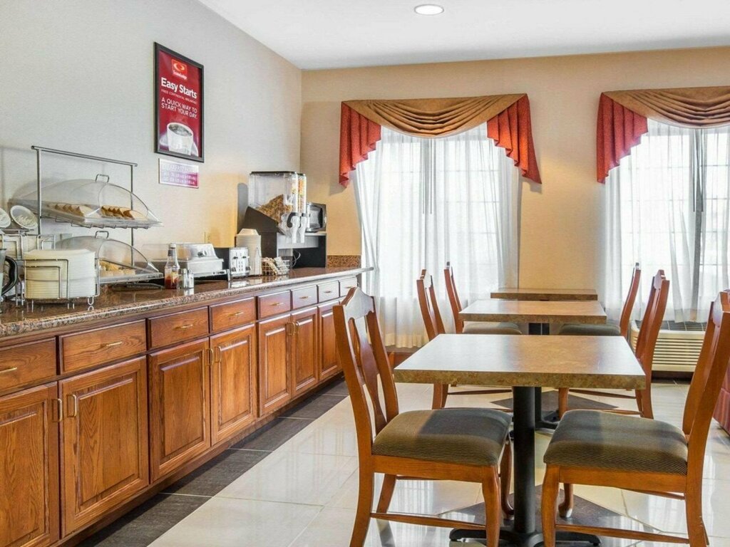Econo Lodge Brunswick Travel Center