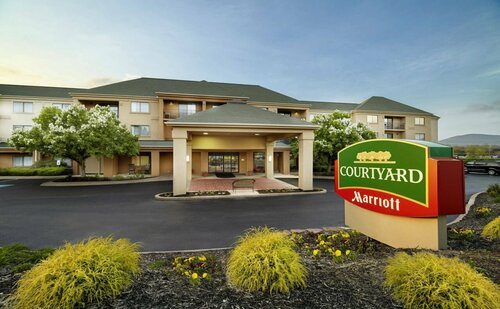 Courtyard State College, Book Hotel Hoteller i Pennsylvania med pool, Swimmingpool