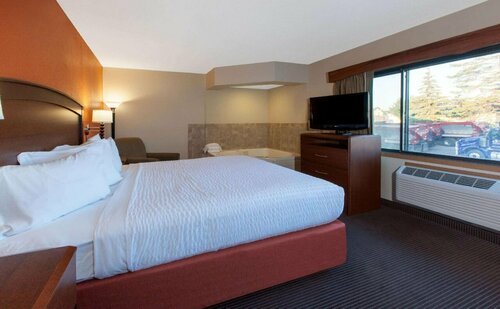 AmericInn by Wyndham Iron River, Buchen Sie Hotel Iron River Michigan