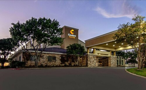 Comfort Suites NW Dallas Near Love Field, Забронировать Отель Отели Далласа с парковкой, Парковка