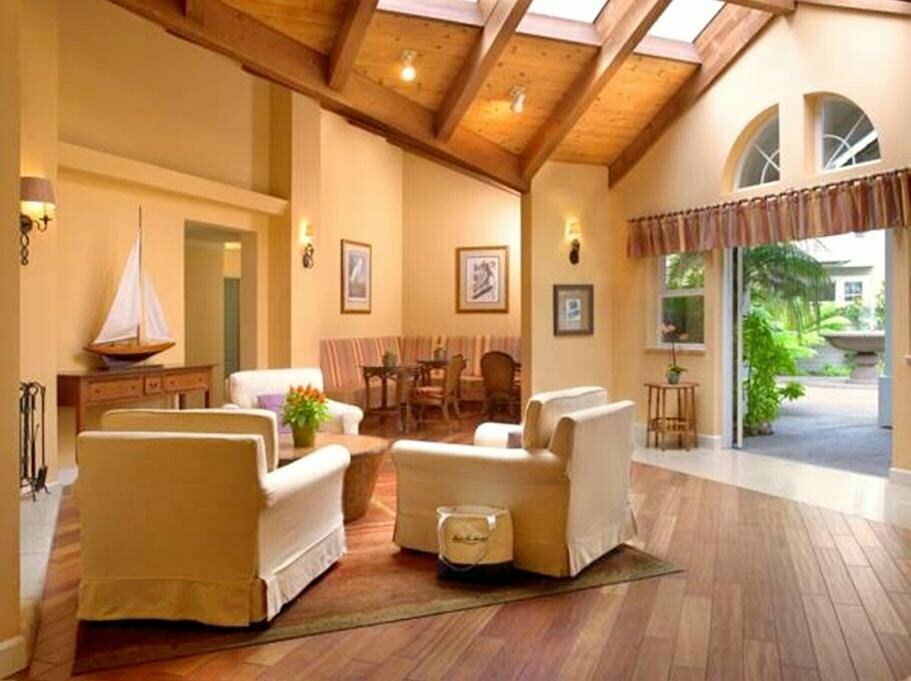 Beach House Hotel