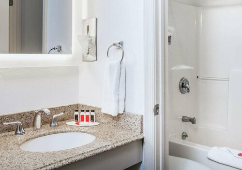 Howard Johnson Inn Hershey, Book Hotel Hoteller i Pennsylvania med parkering, Parkering