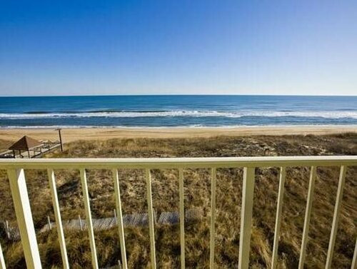 Ramada Plaza by Wyndham Nags Head Oceanfront, Забронировать Отель Нагс-Хед Pamlico Sound