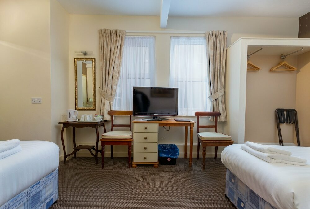 Maples Hotel