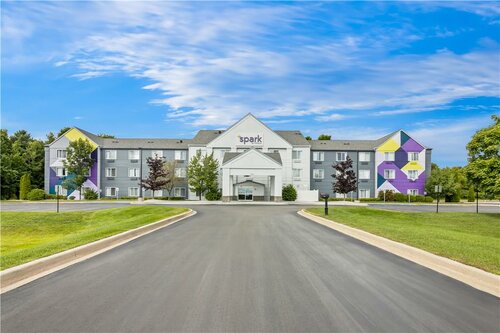 Spark By Hilton Traverse City, Забронировать Отель Траверс-Сити штат Мичиган