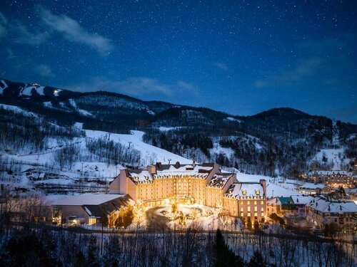 Fairmont Tremblant, Забронировать Курортный отель Отели Мон-Трамблан с бассейном, рядом с Amerispa, Бассейн