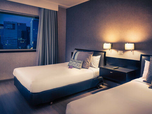 Mercure Santiago Centro, Забронировать Отель Отели Сантьяго с бассейном, рядом с Торговый центр Vivo Centro, Бассейн
