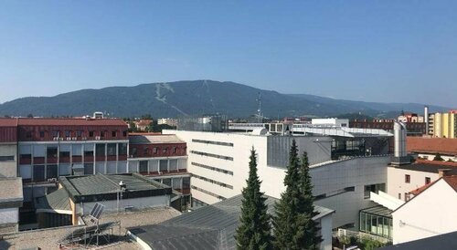 S Hotel, Забронировать Отель Отели Горнолыжного курорта Мариборского Похорье с парковкой, Парковка