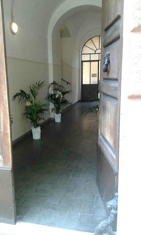 Vesta Domus - Guest House B&b con camere dove dormire vicino al Colosseo