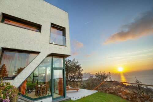 Villa Elia With Private Pool Sea View Terraces Parking and Garden