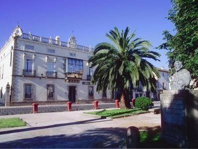Victoria, Reservar Hotel Trujillo 