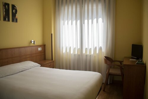 Hotel Fénix, Book Hotel Hoteller i Asturias med parkering, Parkering