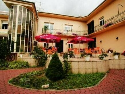 Hotel Alessandria, Rezervasyon Otel Kosice Otoparklı Oteller, Otopark