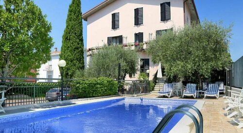 Hotel Santa Maria - Bardolino Town Center, Забронировать Отель Отели Garda Veneto с бассейном, Бассейн