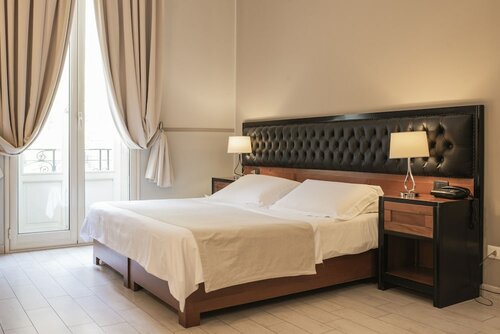Hotel Ambasciatori, Забронировать Отель Отели Палермо с парковкой, рядом с Ратуша Палермо, Парковка