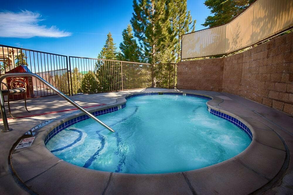 Ridge Pointe
