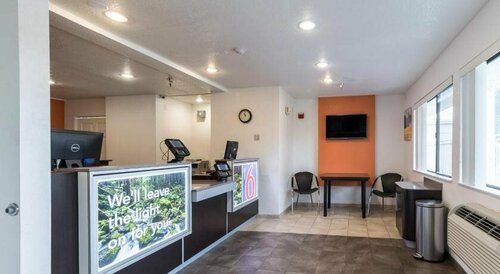 Motel 6-Kirkland, WA - North Kirkland, Забронировать Мотель Киркленд штат Вашингтон