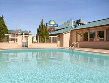 Days Inn by Wyndham Roswell, Забронировать Отель Отели Розуэлл с завтраком, рядом с Парк Cahoon, Завтраки