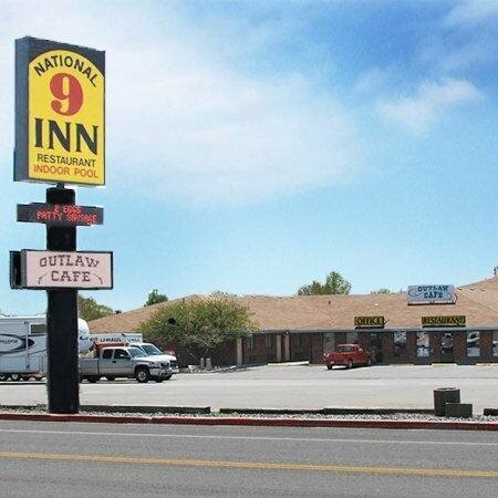 National 9 Inn Wellington, Book Hotel Wellington hoteller med parkering, Parkering