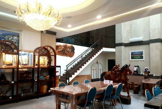 New Plaza Hotel