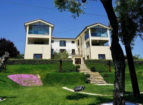 Magnificat Hotel&Resort, Забронировать Курортный отель Каноза-Саннита Абруццо