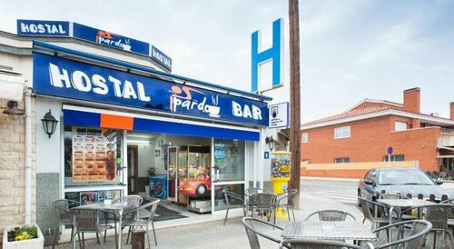 Hostal Pardo, Забронировать Отель Монроч-дел-Камп Таррагона, рядом с L'Estany Salat Beach